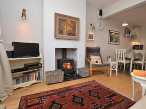 3 Bed in Bothenhampton DC160